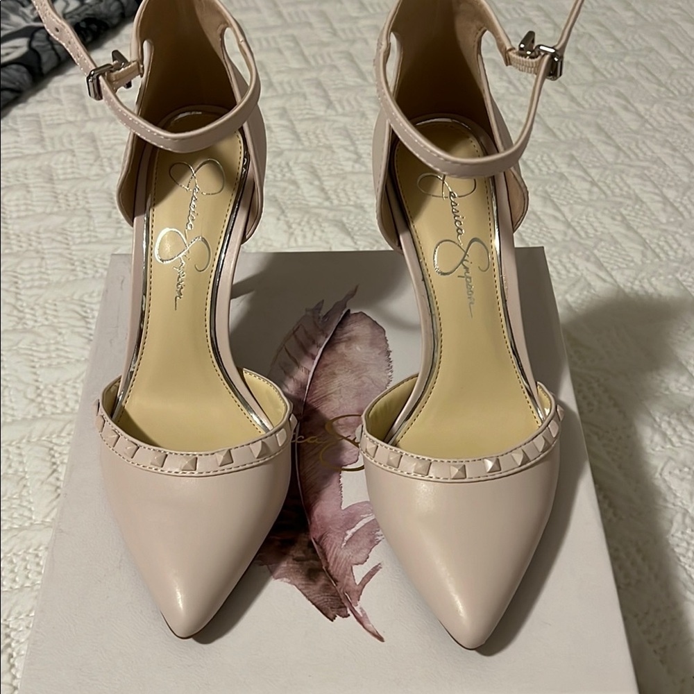 Pumps size 7